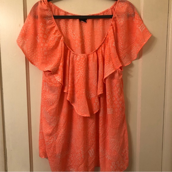 Torrid Coral Ruffled Front Short Sleeve Blouse Plus Size 2X - Picture 3 of 7